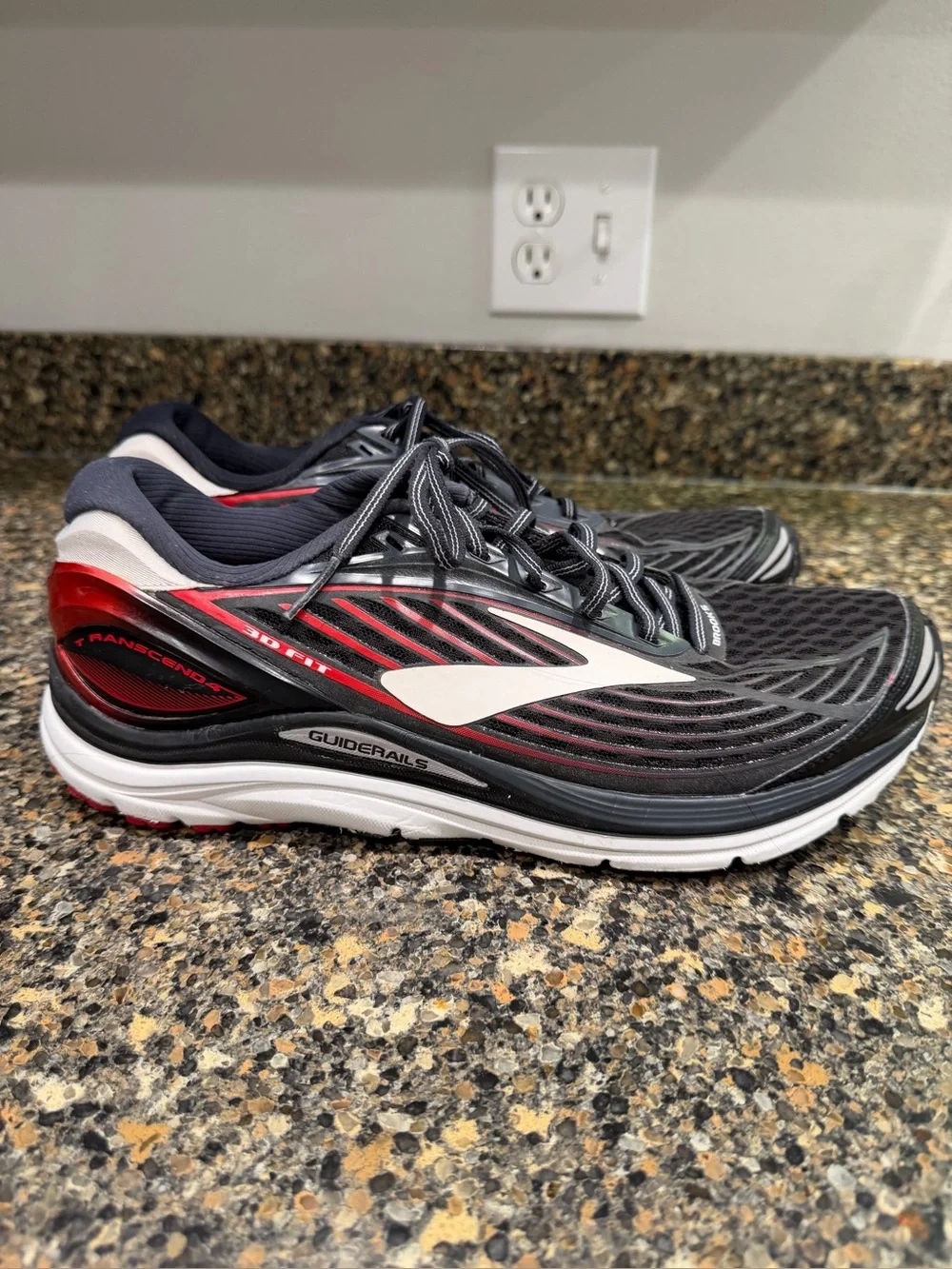 Brooks Men's Black/Red Running Sneakers - Supportive Trainer 11